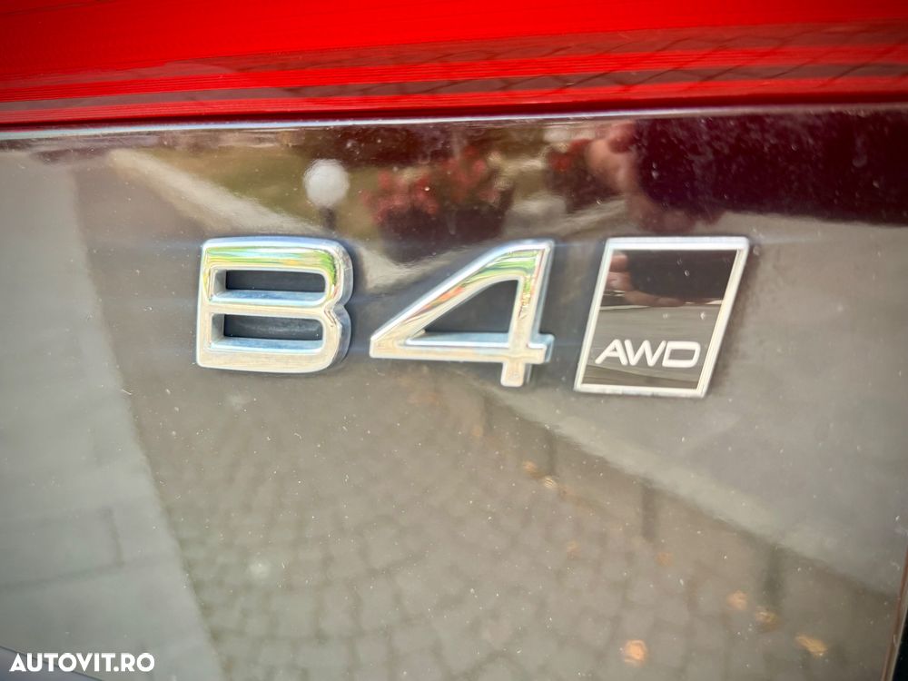 Volvo XC 60 B4 D AWD Plus Dark - 20