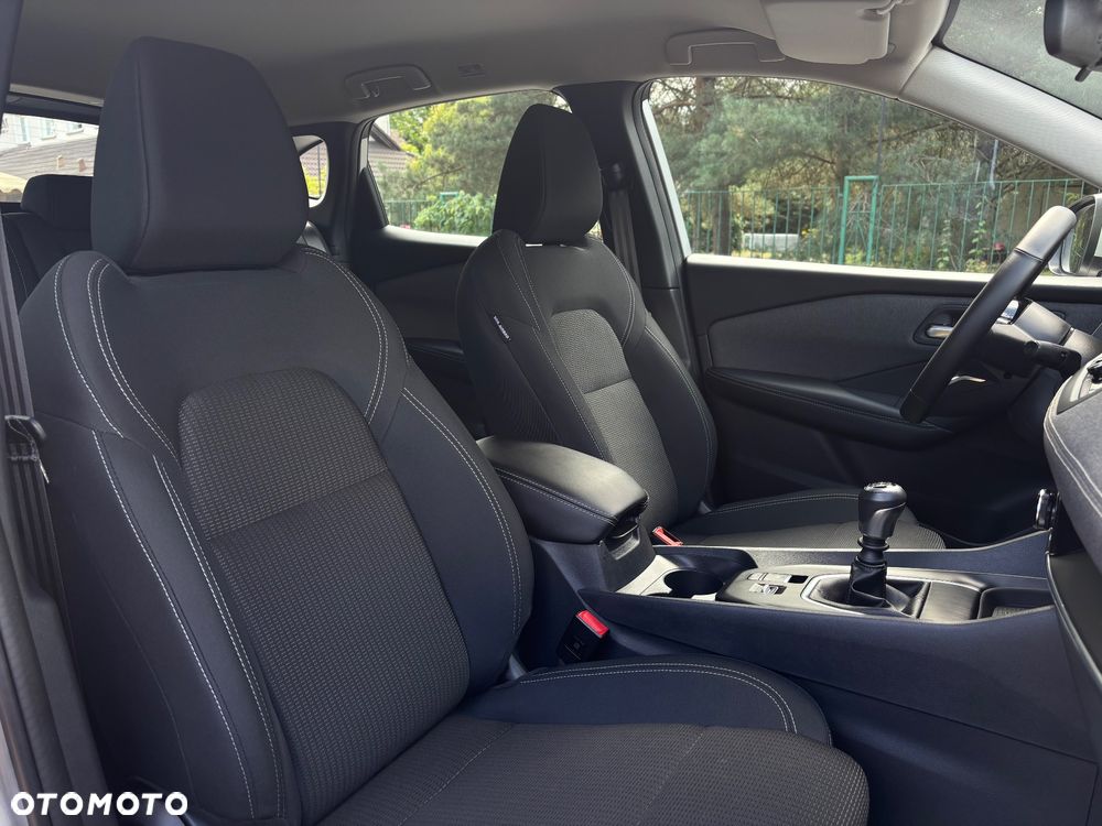 Nissan Qashqai 1.3 DIG-T MHEV Premiere Edition - 24