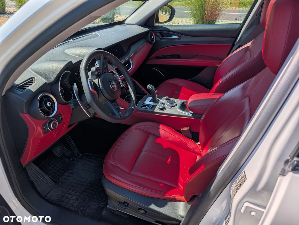 Alfa Romeo Stelvio 2.0 Turbo TI Q4 - 9
