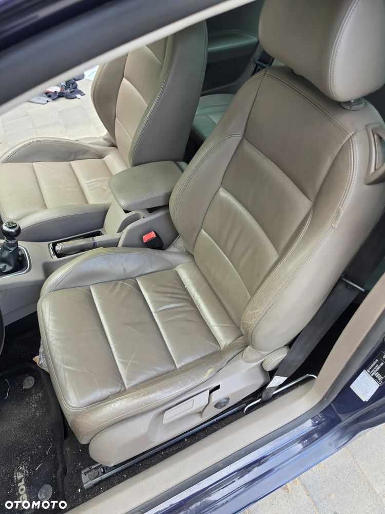 Volkswagen Golf - 14