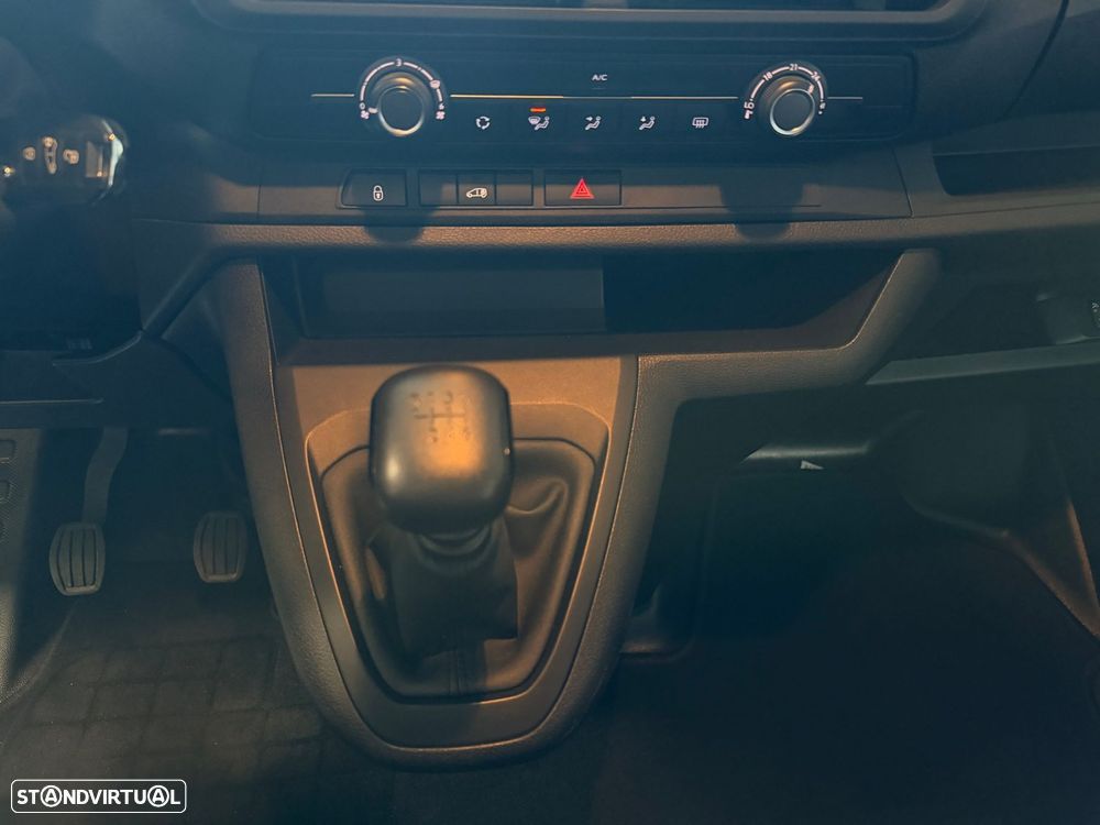 Opel Vivaro Outro - 23