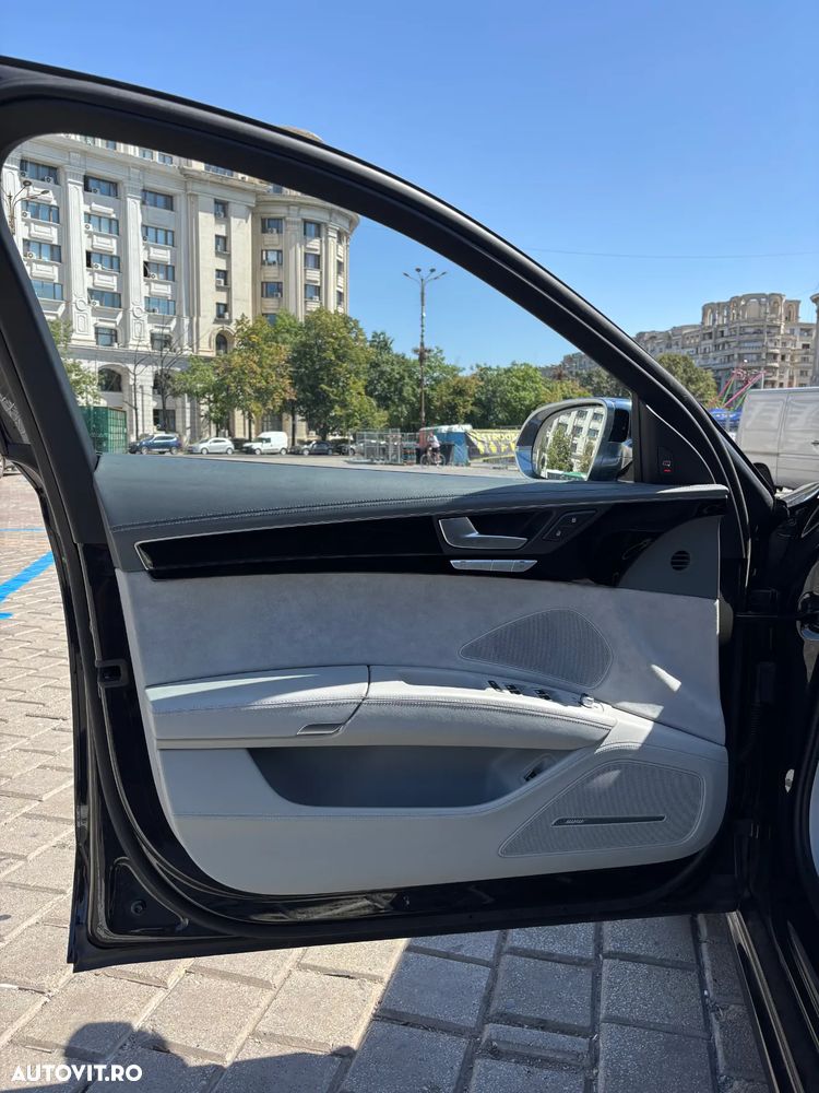Audi S8 Plus 4.0 TFSI quattro Tiptronic - 31