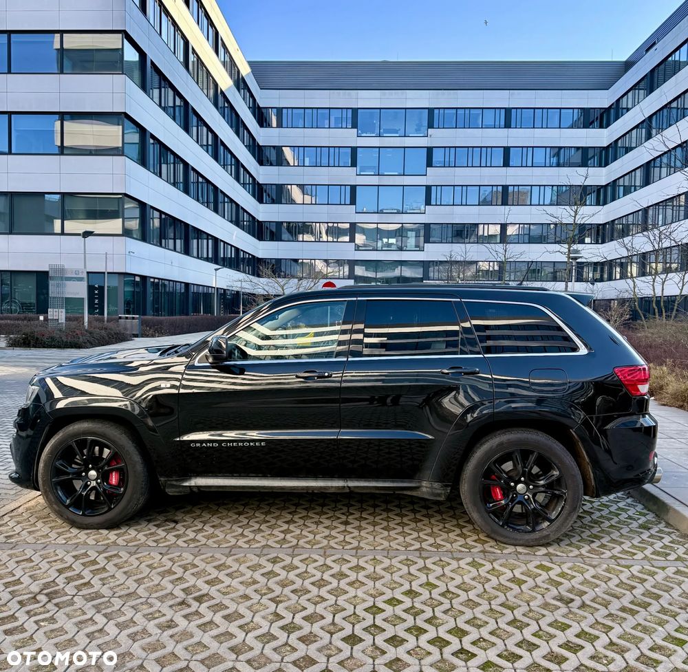 Jeep Grand Cherokee SRT - 11