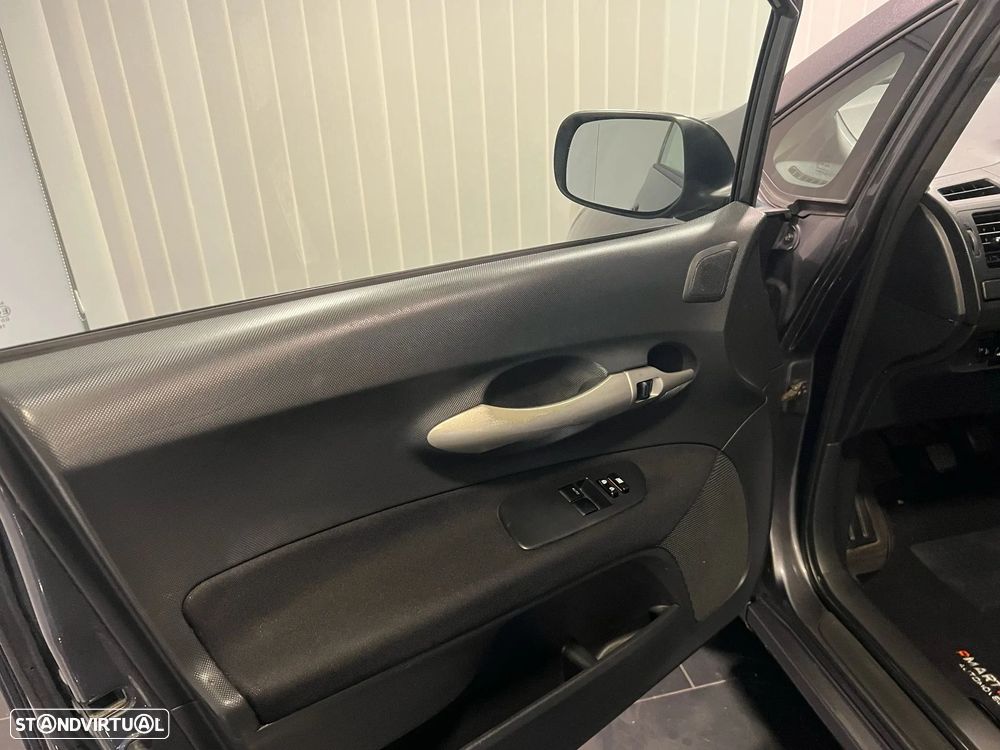 Toyota Auris 1.4 D-4D Sol - 15