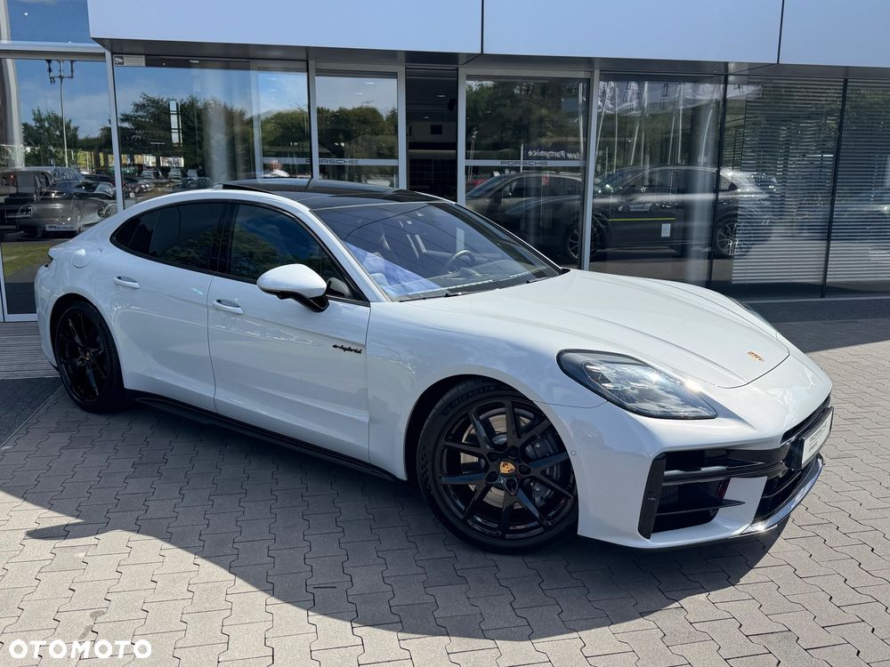 Porsche Panamera 4 E-Hybrid PHEV - 2