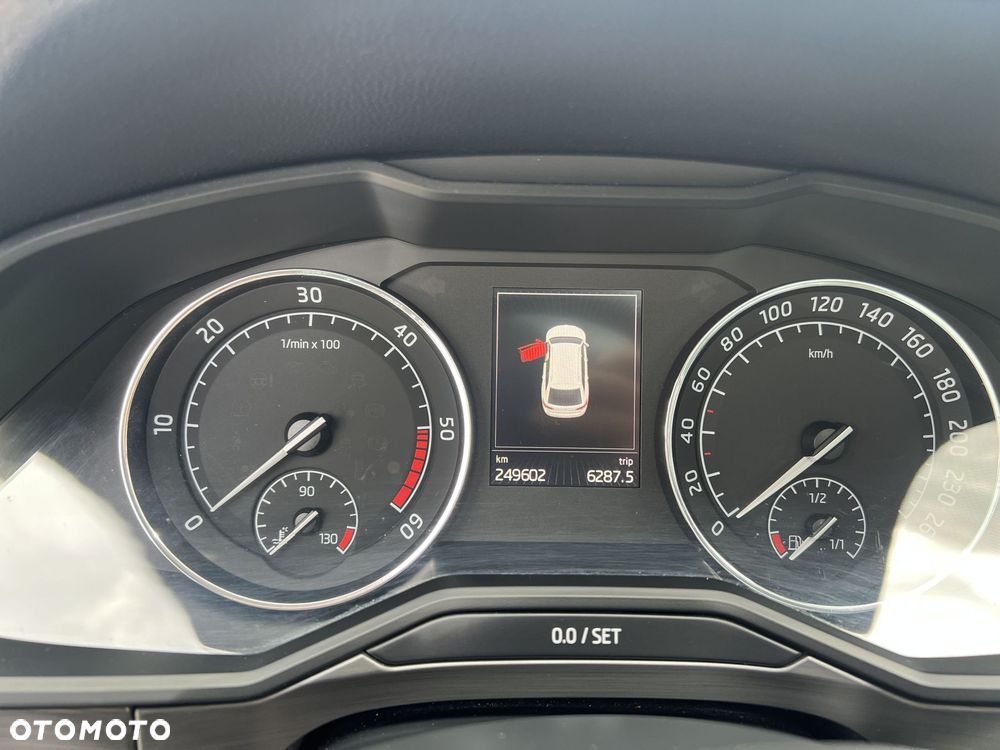 Skoda Superb 2.0 TDI 4x4 Style DSG - 14