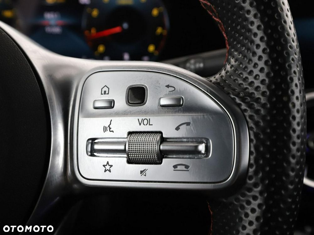 Mercedes-Benz GLA 200 AMG Line - 35