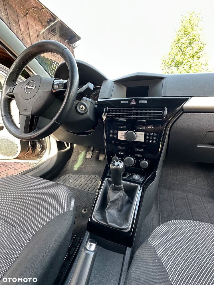 Opel Astra 1.6 Edition 111 Jahre - 8