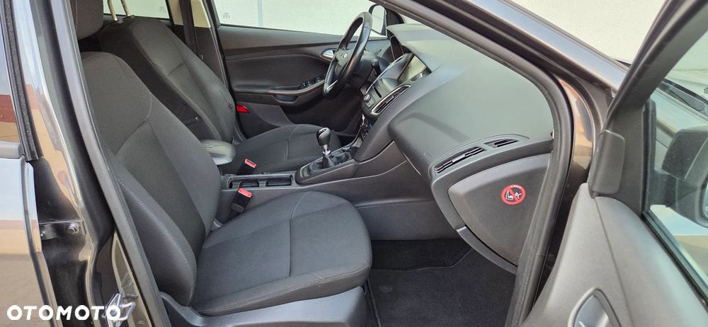 Ford Focus 1.0 EcoBoost Titanium - 36