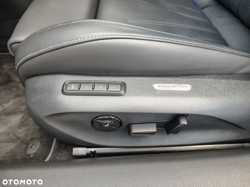 Volkswagen Passat - 13
