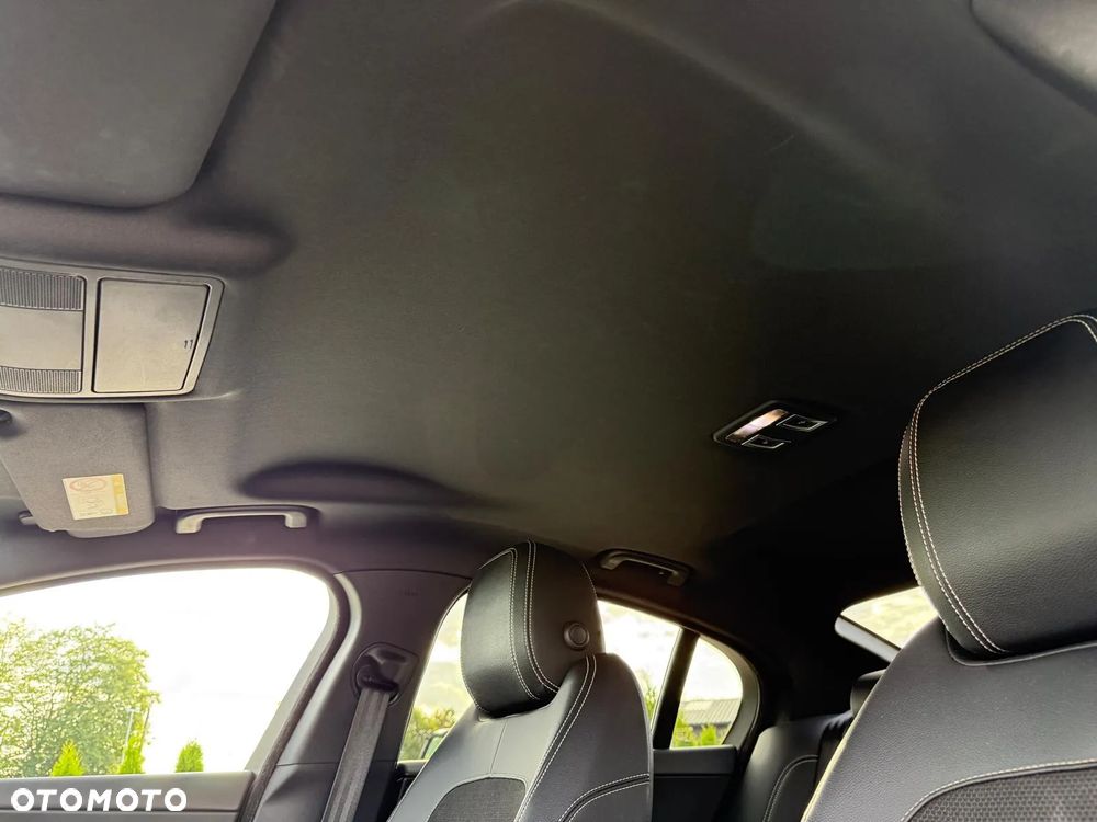 Jaguar XE 2.0 D R-Sport - 37