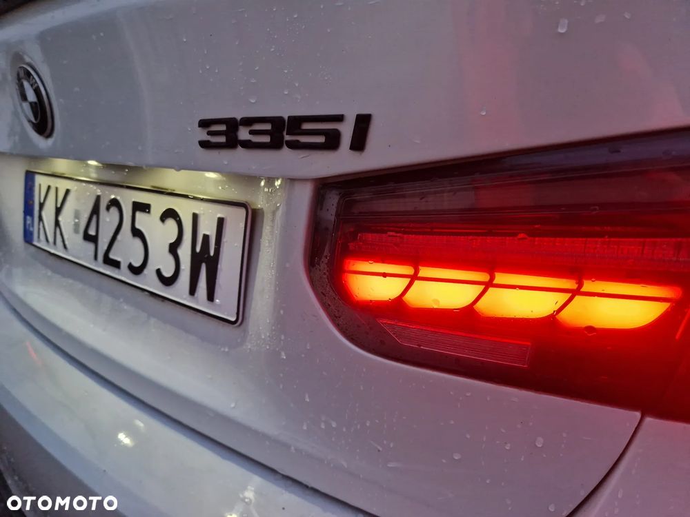 BMW Seria 3 335i Edition Exclusive - 9