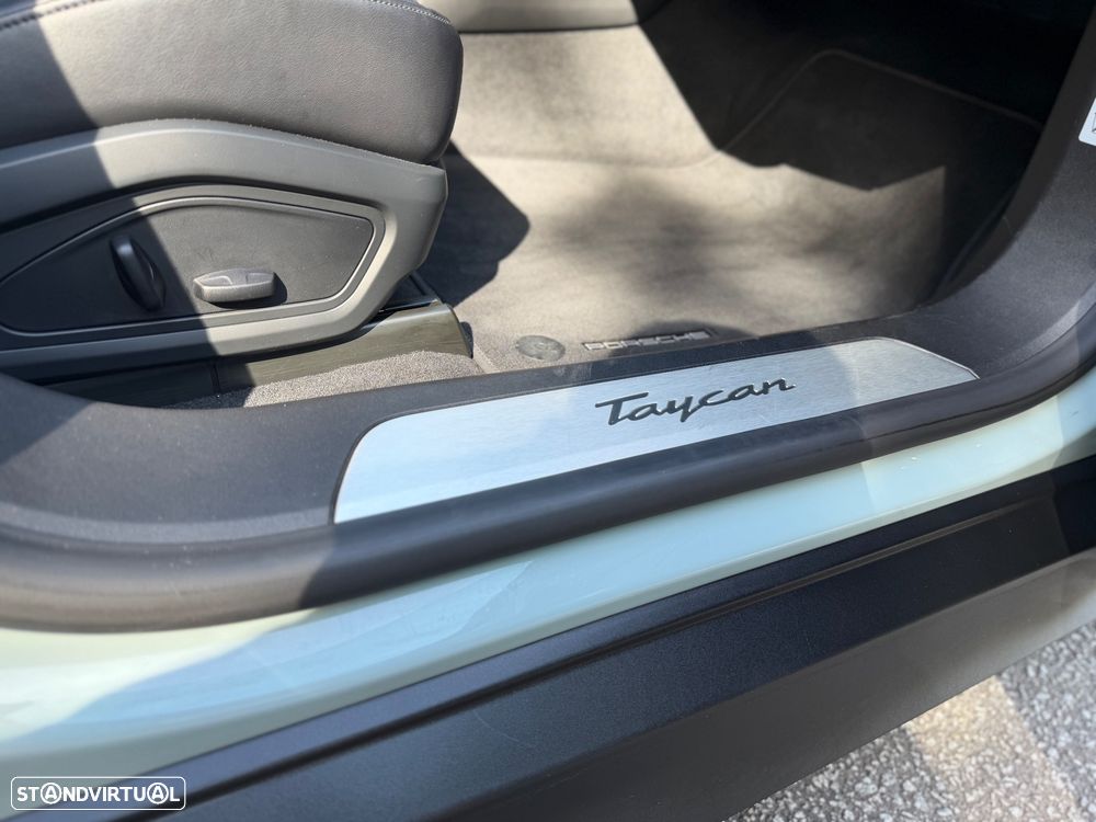 Porsche Taycan Sport Turismo bateria Performance Plus - 31
