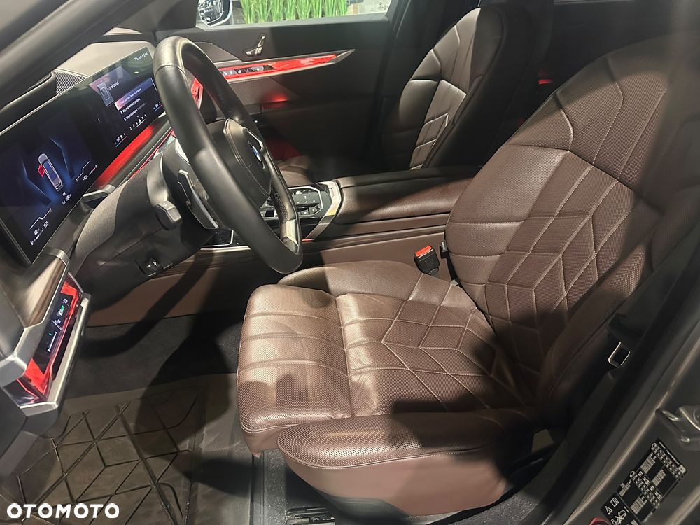 BMW Seria 7 730d xDrive mHEV - 22