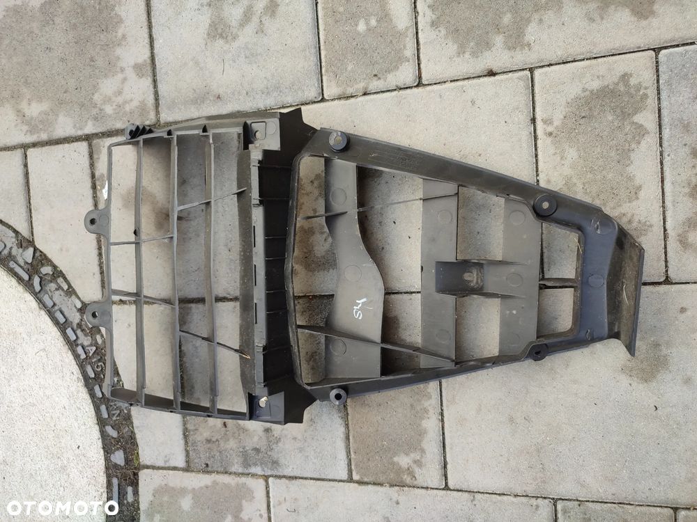Wypełnienie, pług, osłona chłodnicy Bajaj Pulsar RS 200 - 4