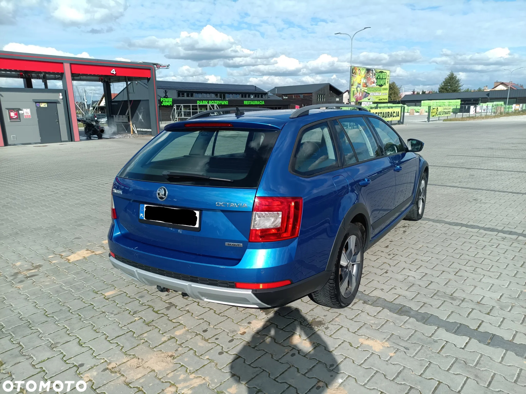 Skoda Octavia Combi 2.0 TDI 4x4 DSG Scout - 3