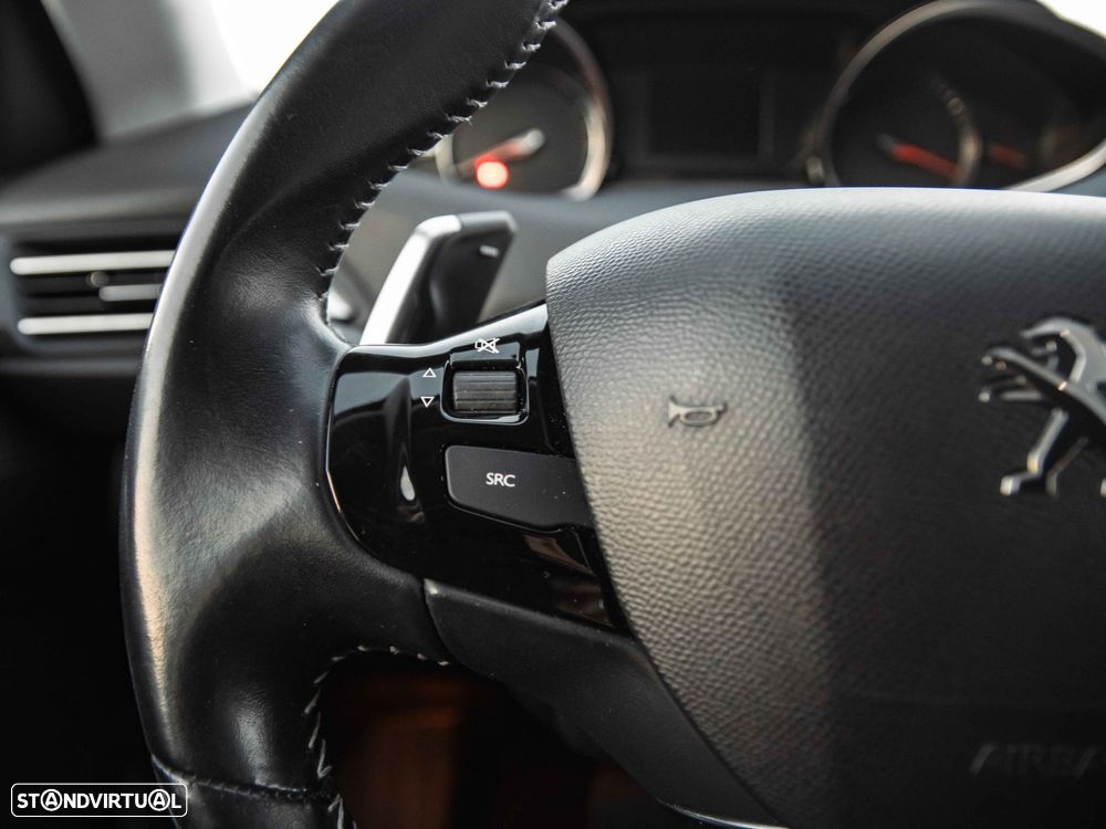 Peugeot 308 1.2 PureTech Allure Pack EAT8 - 34