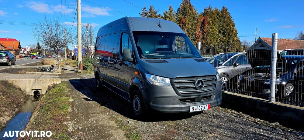 Mercedes-Benz Sprinter - 1