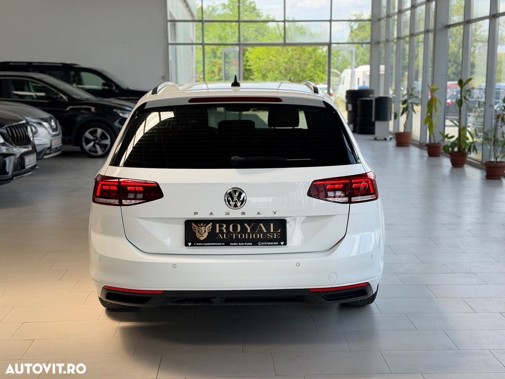 Volkswagen Passat 2.0 TDI DSG Comfortline - 11