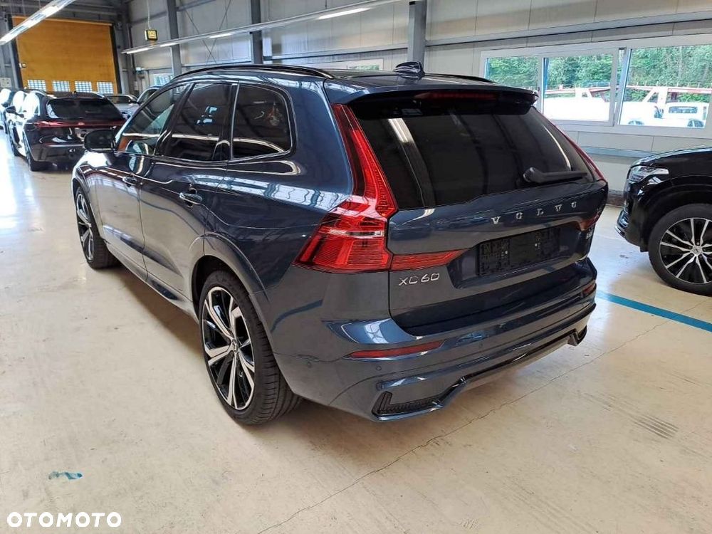 Volvo XC 60 B4 D AWD Ultimate Dark - 4