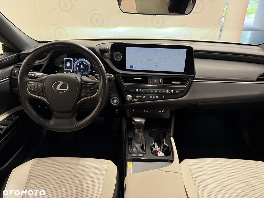 Lexus ES 300h Business Edition - 3