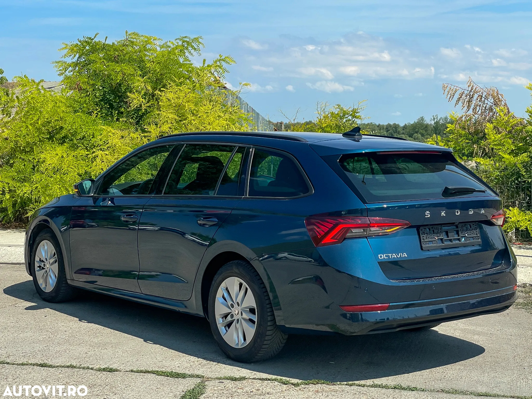 Skoda Octavia Combi 2.0 TDI Exclusive - 4