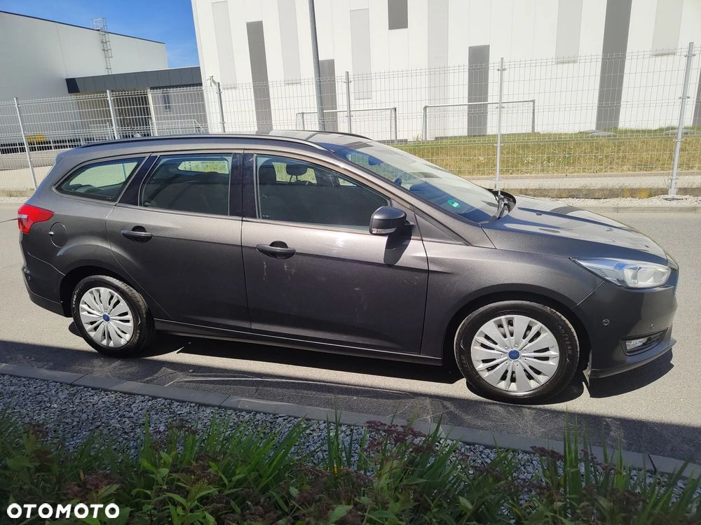 Ford Focus 1.0 EcoBoost Titanium - 3