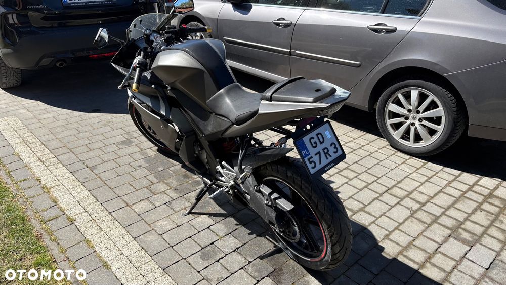 Yamaha YZF - 7