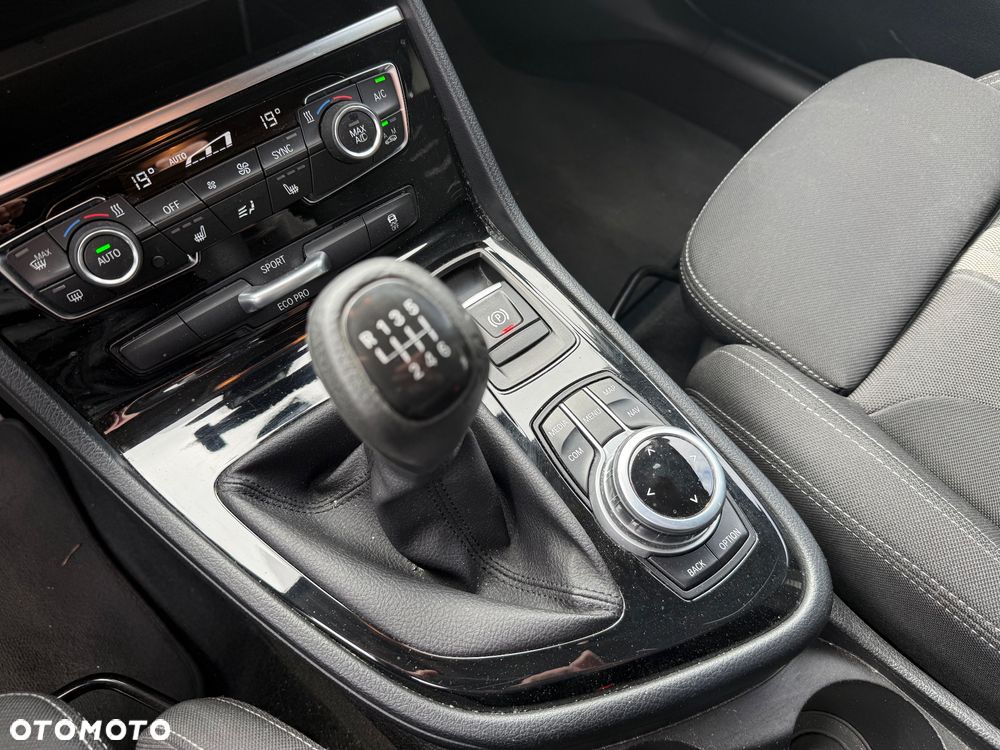 BMW Seria 2 218d GT Sport Line - 29