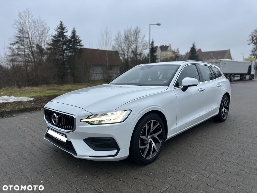 Volvo V60 T4 Geartronic Momentum Pro - 1