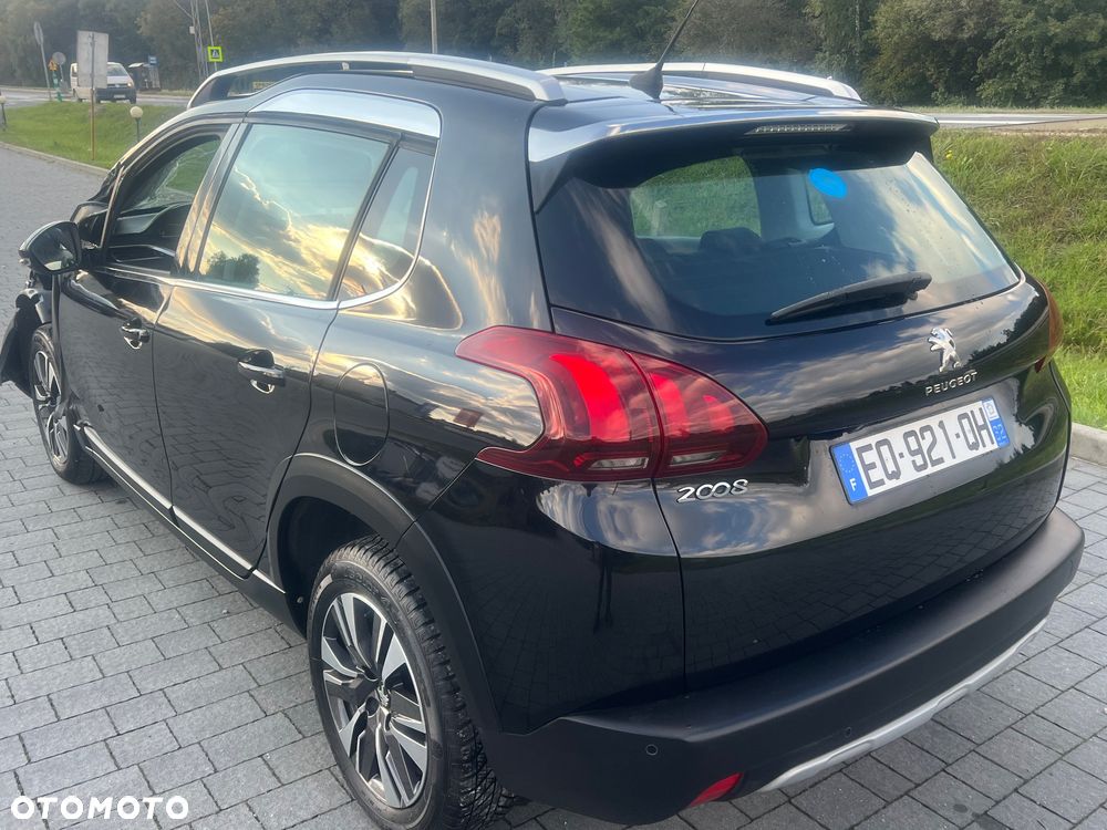 Peugeot 2008 1.6 BlueHDi Style S&S - 6