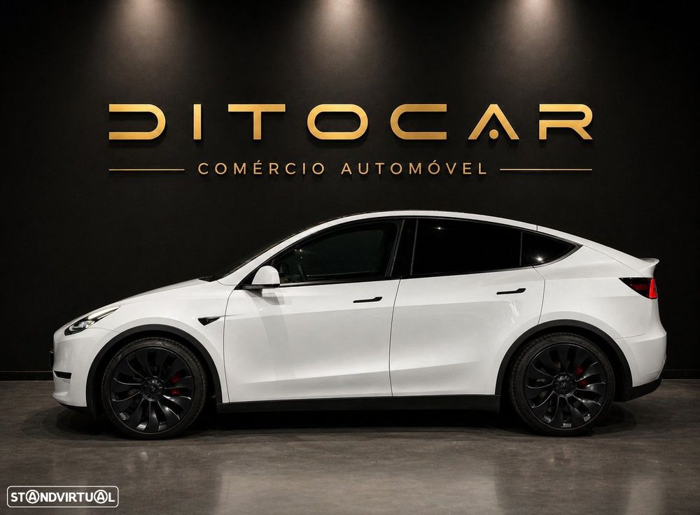 Tesla Model Y Performance Dual Motor AWD — fotografia 3