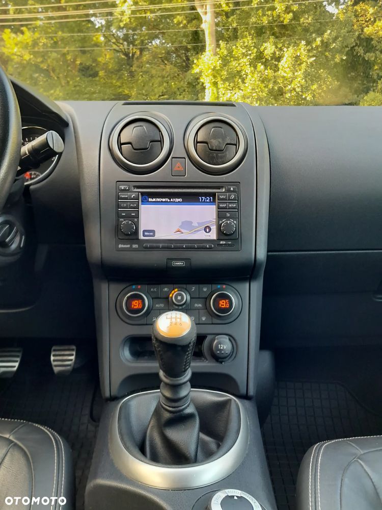 Nissan Qashqai 2.0 360 - 13
