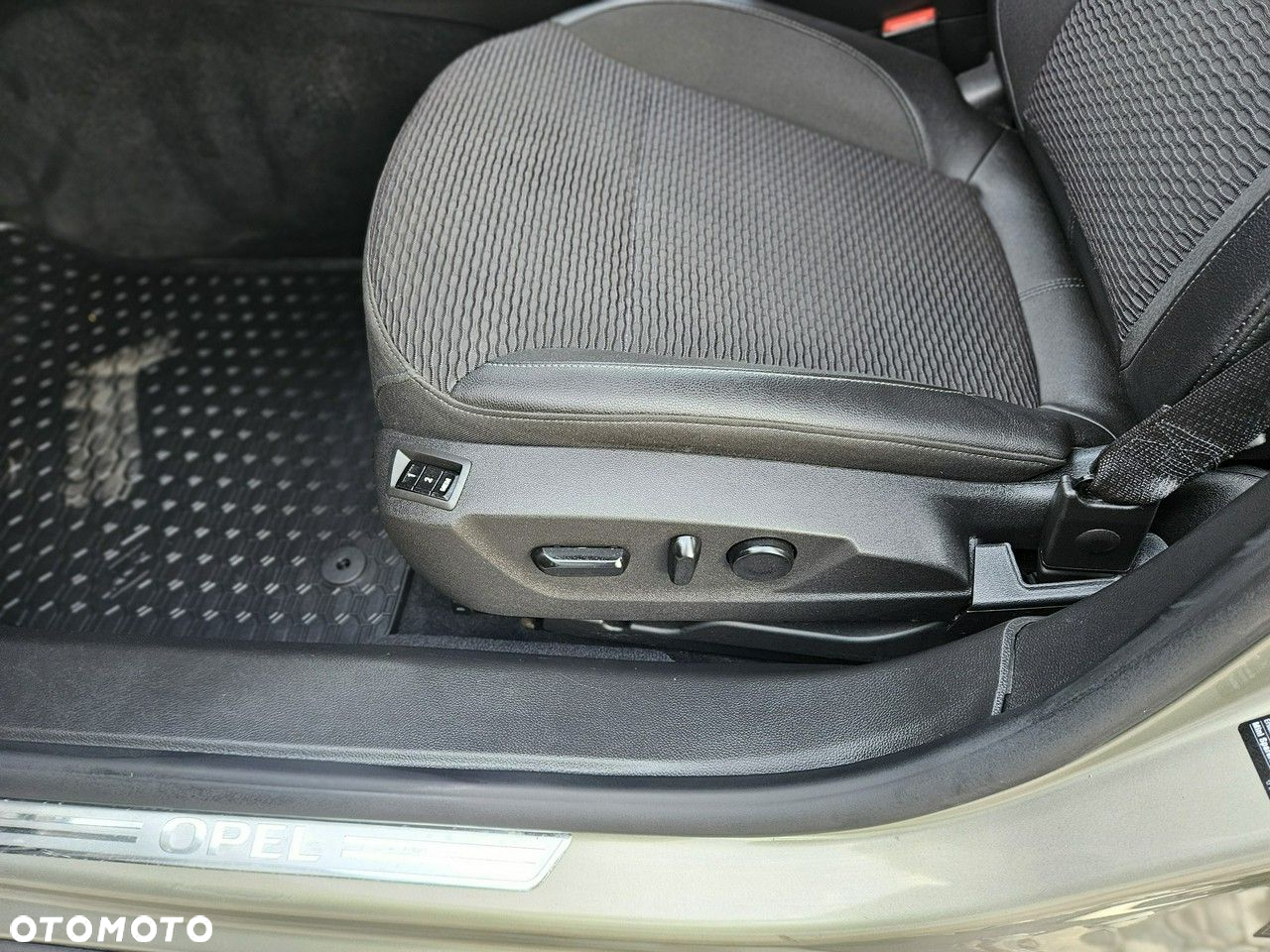 Opel Insignia - 18