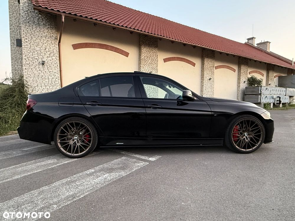 BMW Seria 3 335i xDrive Sport Line - 4