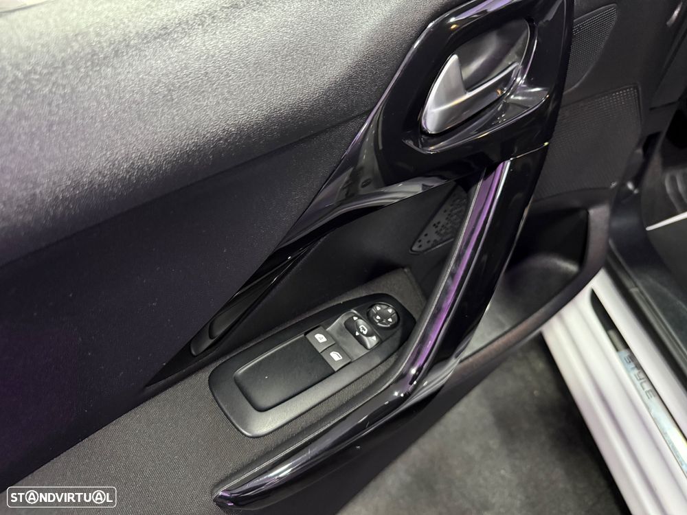 Peugeot 208 PureTech 82 Start & Stop Style - 17