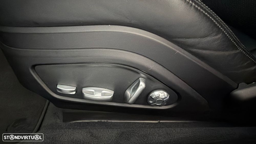 Porsche Panamera Sport Turismo 4 E-Hybrid 10 Years Edition - 23