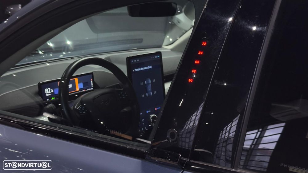 Ford Mustang Mach-E Standard - 18