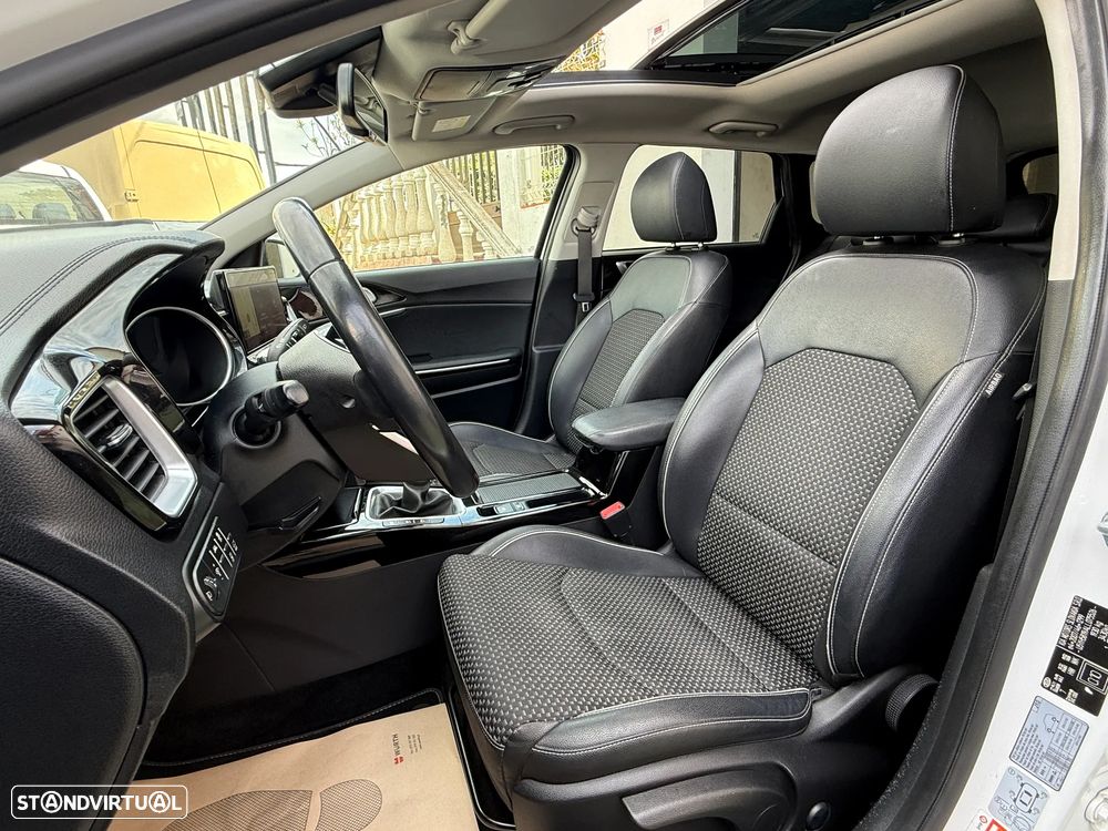 Kia Ceed SW 1.6 CRDi MHEV Drive+SRF - 11