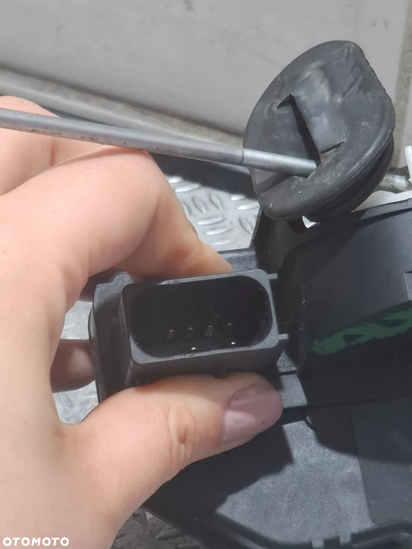 Zamek drzwi prawy przód Opel Mokka A 2015  6-PIN - 3