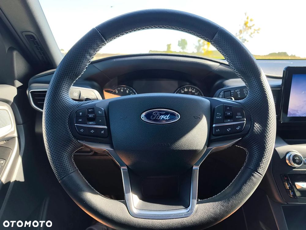 Ford Explorer - 11