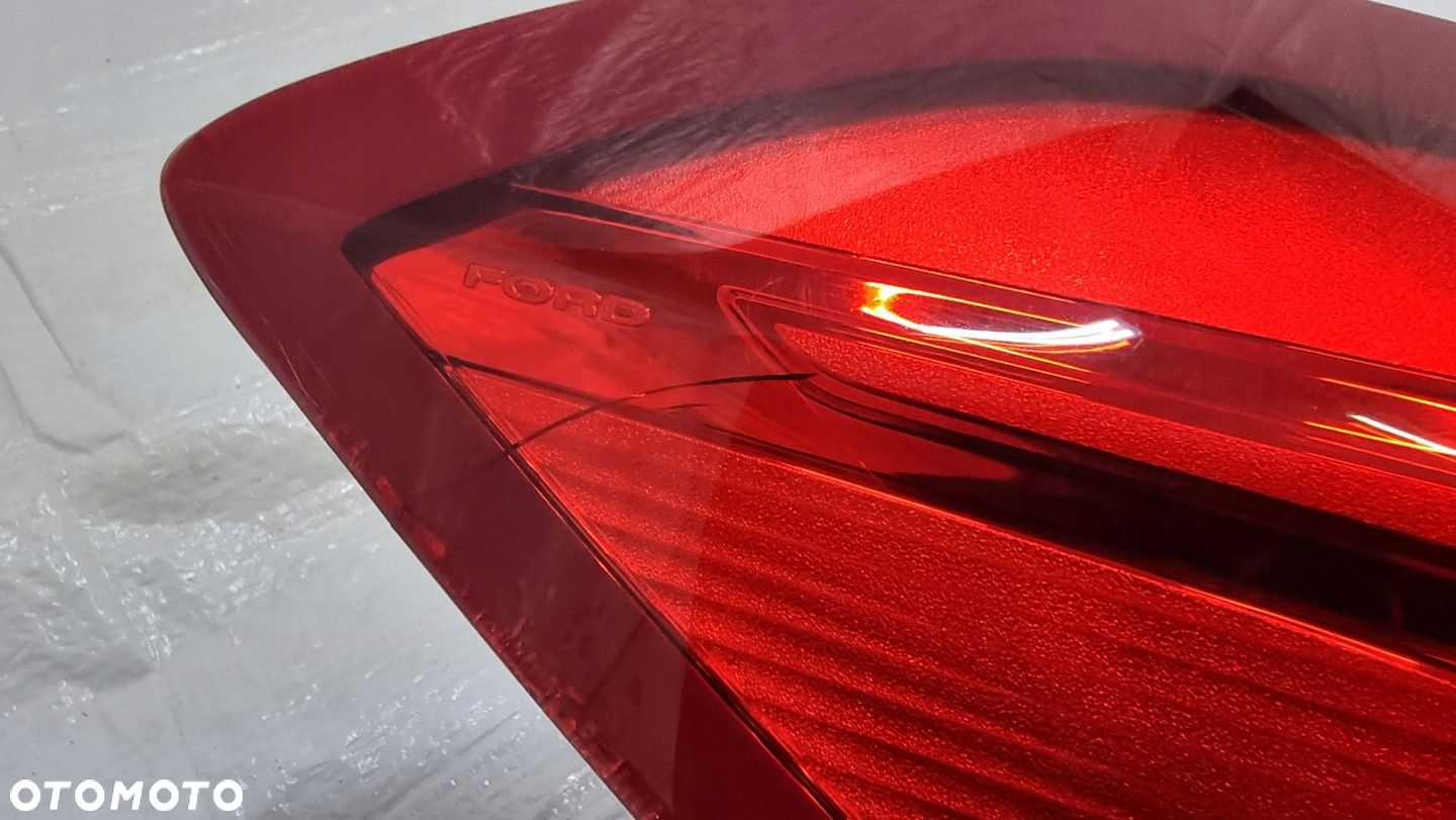 LAMPA LEWY TYŁ EUROPA H1BB-13405-AH FORD FIESTA MK8 - 8