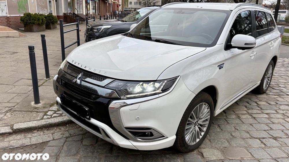 Mitsubishi Outlander 2.4 4WD Plus - 1