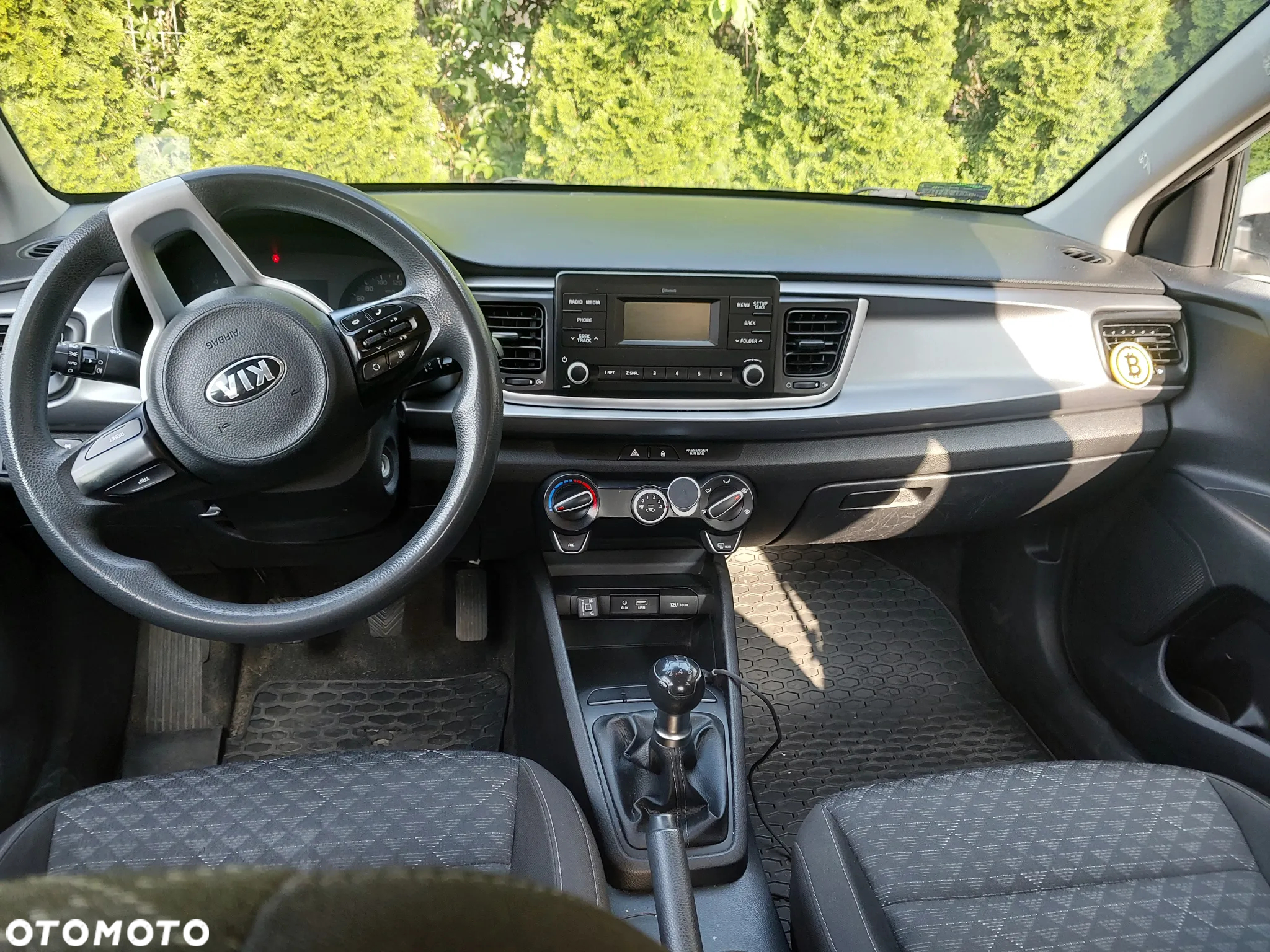 Kia Rio 1.2 L - 16