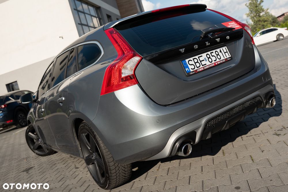 Volvo V60 D4 R-Design - 16