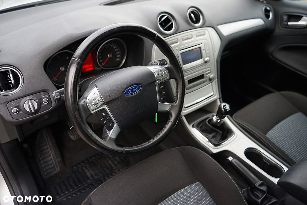 Ford Mondeo SW - 25