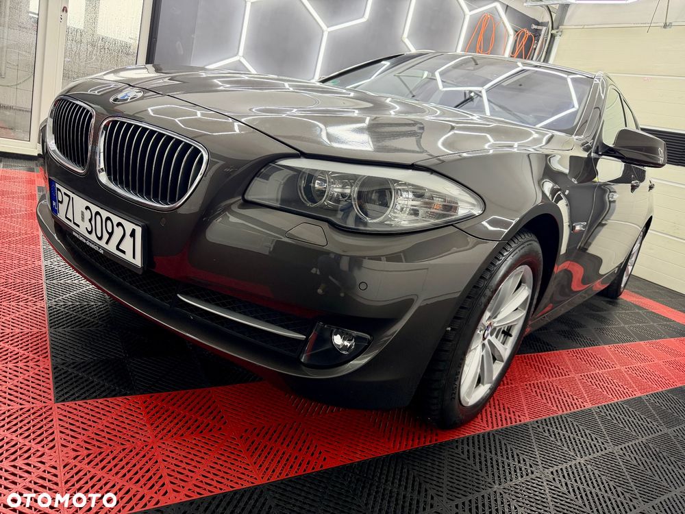 BMW Seria 5 525d xDrive Sport-Aut - 4