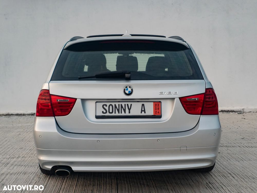 BMW Seria 3 318d DPF Touring Edition Exclusive - 4