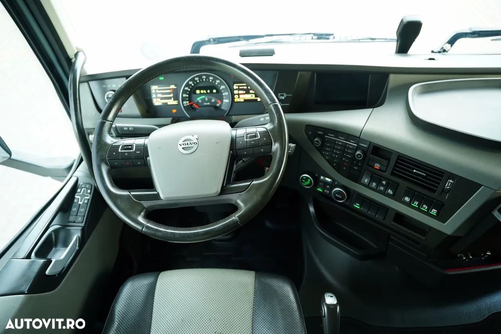 Volvo FH 540 / 6x2 / RETARDER / I-PARK COOL / ÎMPINGĂTOR / PUNTE DE DIRECȚIE / RIDICATIVĂ / SUSPENSIE PNEUMATICĂ / PIELE / IMPORTAT DIN GERMANIA / EURO 6 - 29