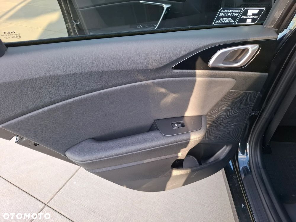 Kia Ceed 1.5 T-GDI GT-Line - 38